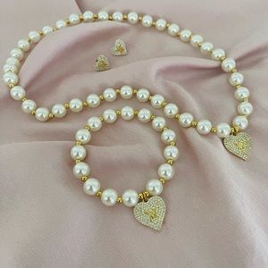 Beautiful set of chain earrings and bracelet 🤩